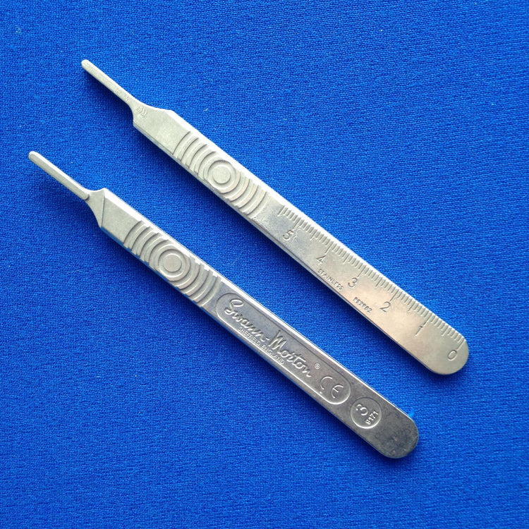 Scalpel handles