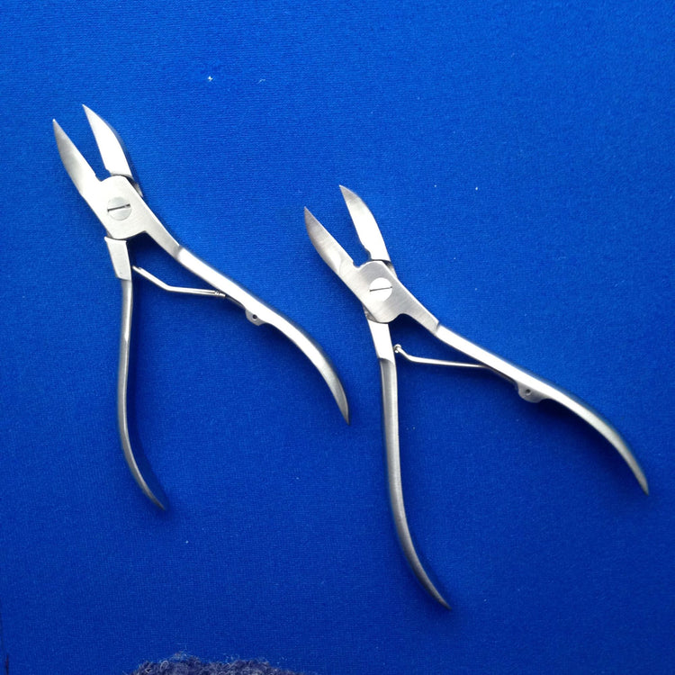 Bailey Social Nipper, curved blade, 2 sizes