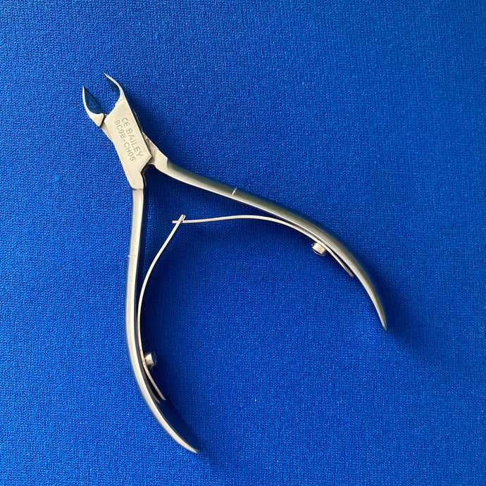 Cuticle nipper, double spring action
