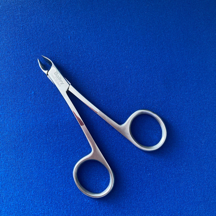 Cuticle nipper, scissor action