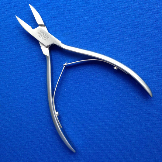 General purpose nail nipper, straight blade