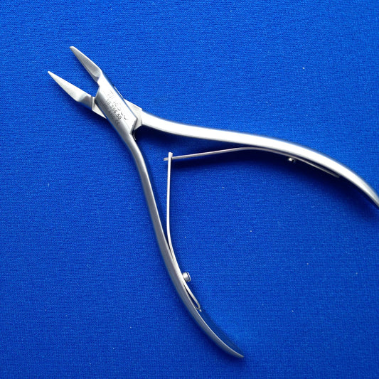 Thwaite nail cutter, anvil/chisel ends